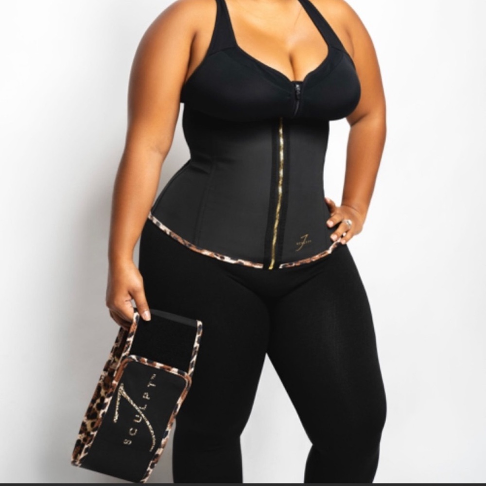 The jsculpt reverse waist trainer I have 2